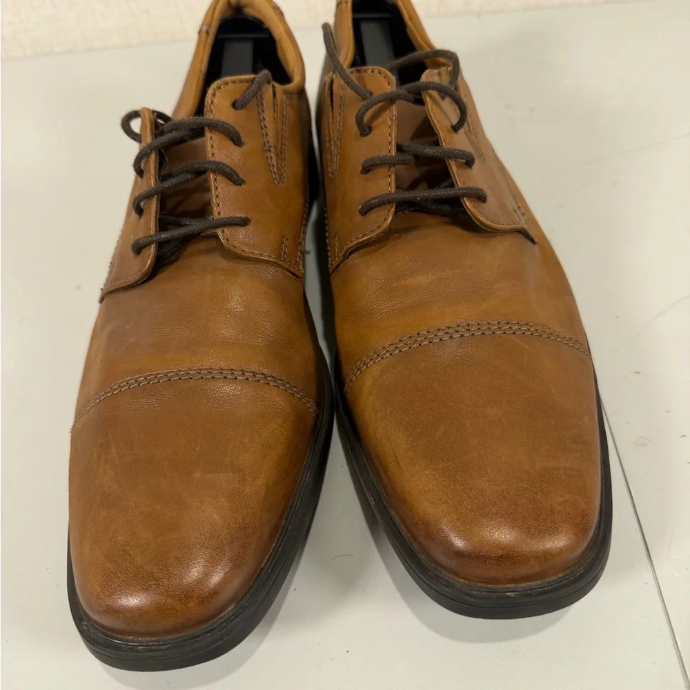 Clarks‎ Men's Tan Leather Oxfords